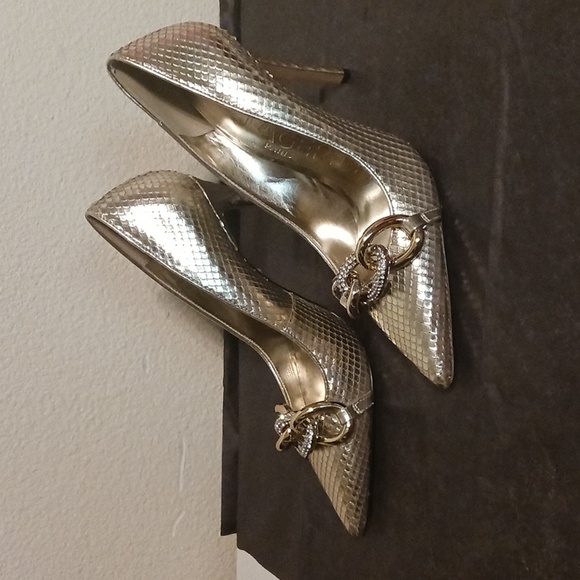 Karl Lagerfeld 6.5 Gold Heels - Picture 2 of 9